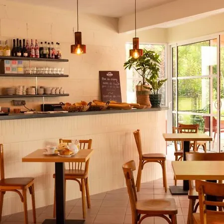 Pour 4 Avec Terrasse Et Cuisine Equipee - Api-1-52-705 Kemping Saintes