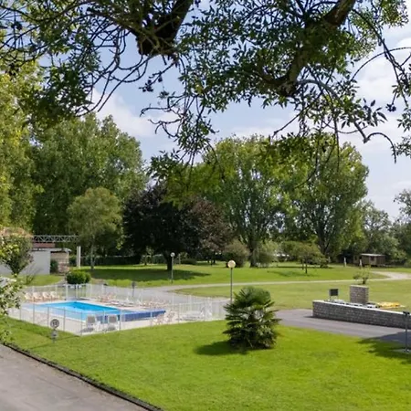 Pour 4 Avec Terrasse Et Cuisine Equipee - Api-1-52-705
