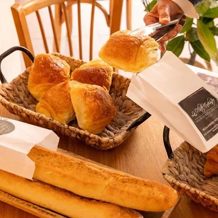 Pour 4 Avec Terrasse Et Cuisine Equipee - Api-1-52-705 * Saintes
